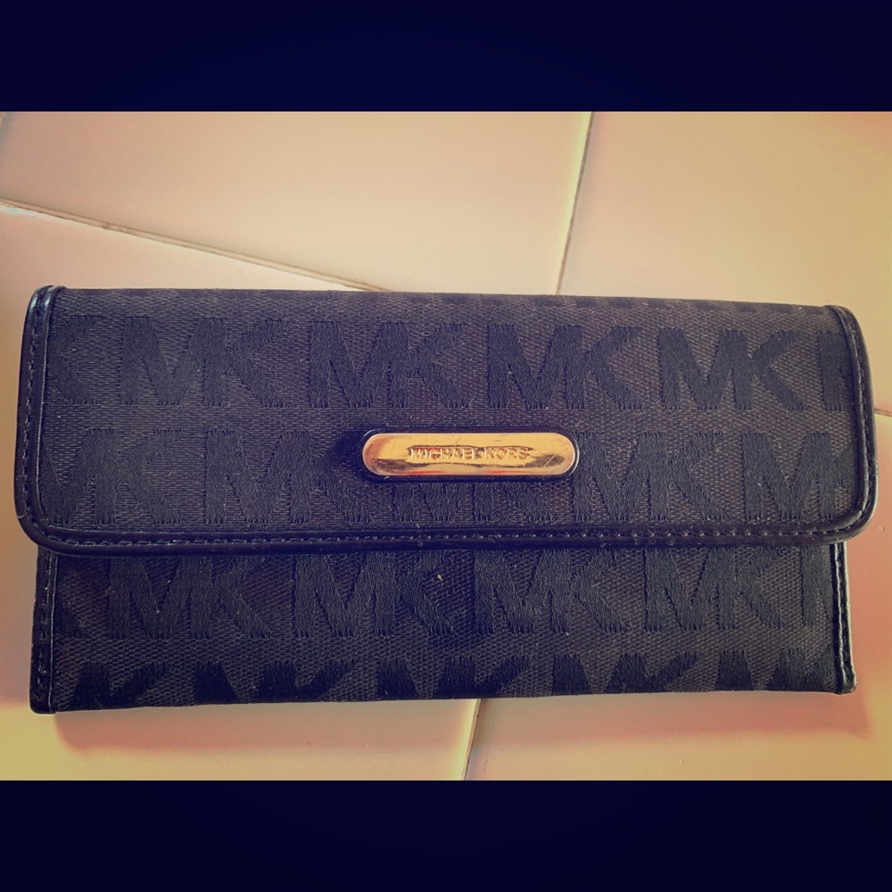Michael kors wallet
